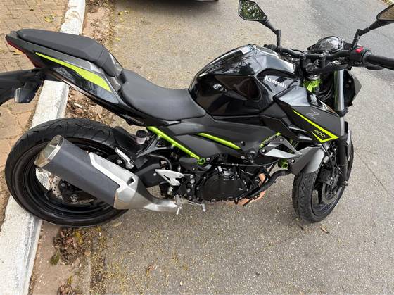 KAWASAKI Z400 